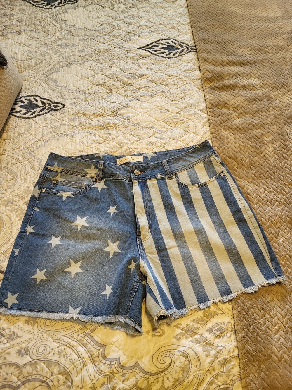 Star & Stripe High-Waist Denim Shorts - Blue